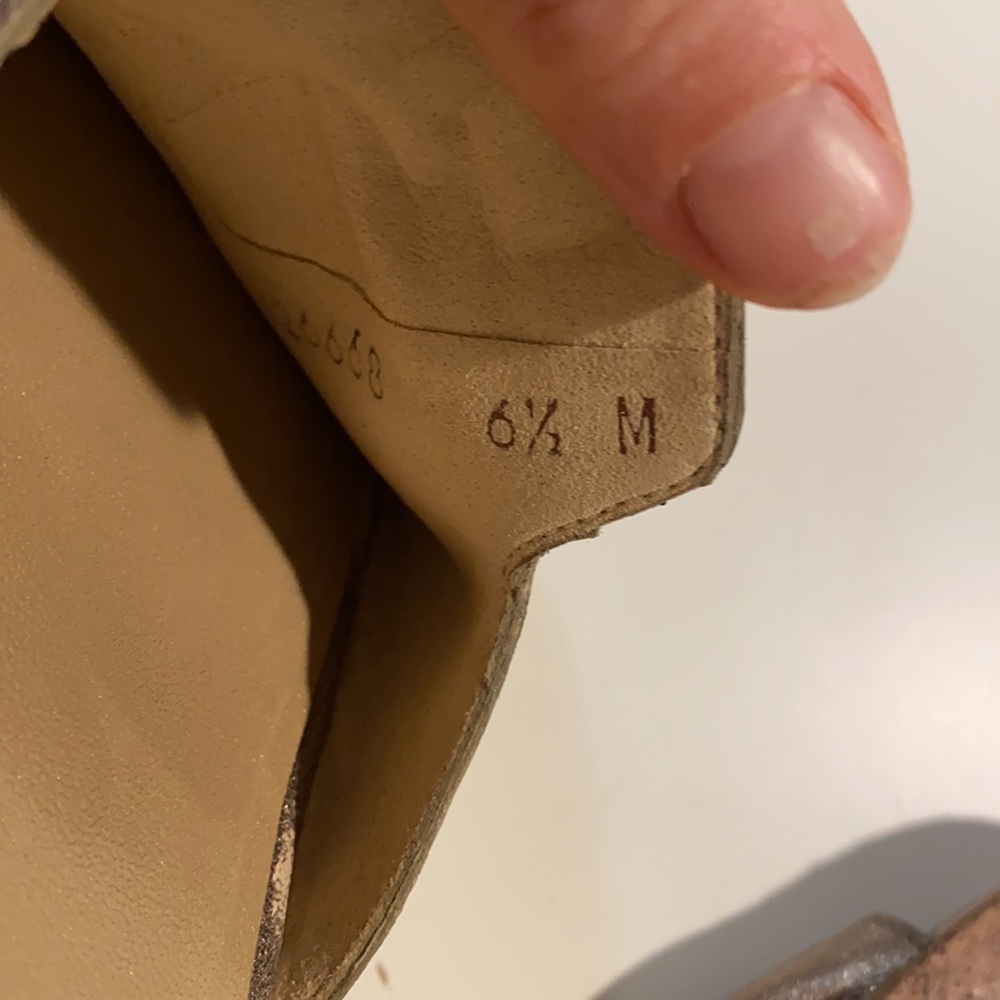 Stuart Weitzman Gold Slides 6.5 - image 8